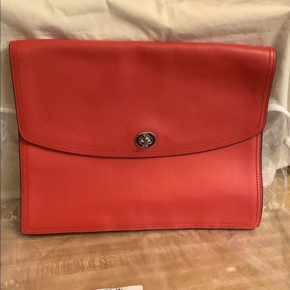 Coach Handbags - Coach Shamrock Turnlock Large Clutch​​​​​​​